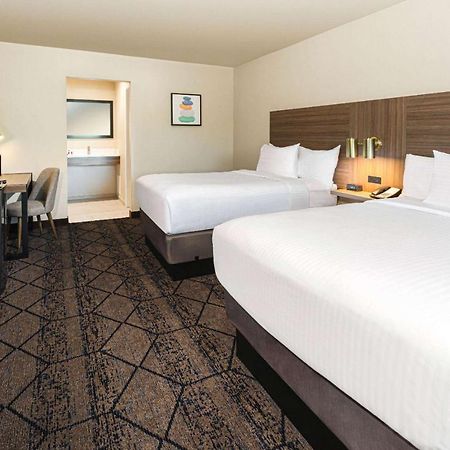 Ramada By Wyndham Modesto Yosemite Area Hotel Ngoại thất bức ảnh