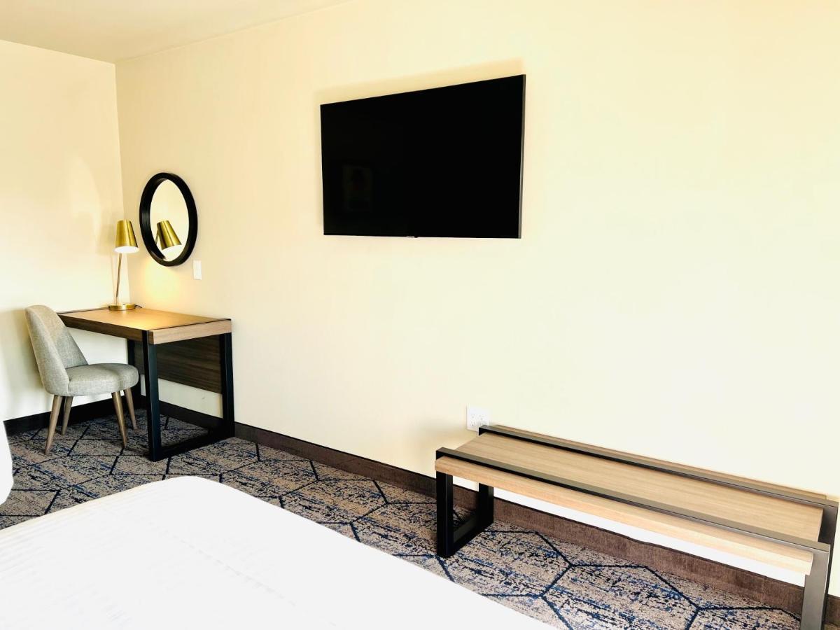 Ramada By Wyndham Modesto Yosemite Area Hotel Ngoại thất bức ảnh