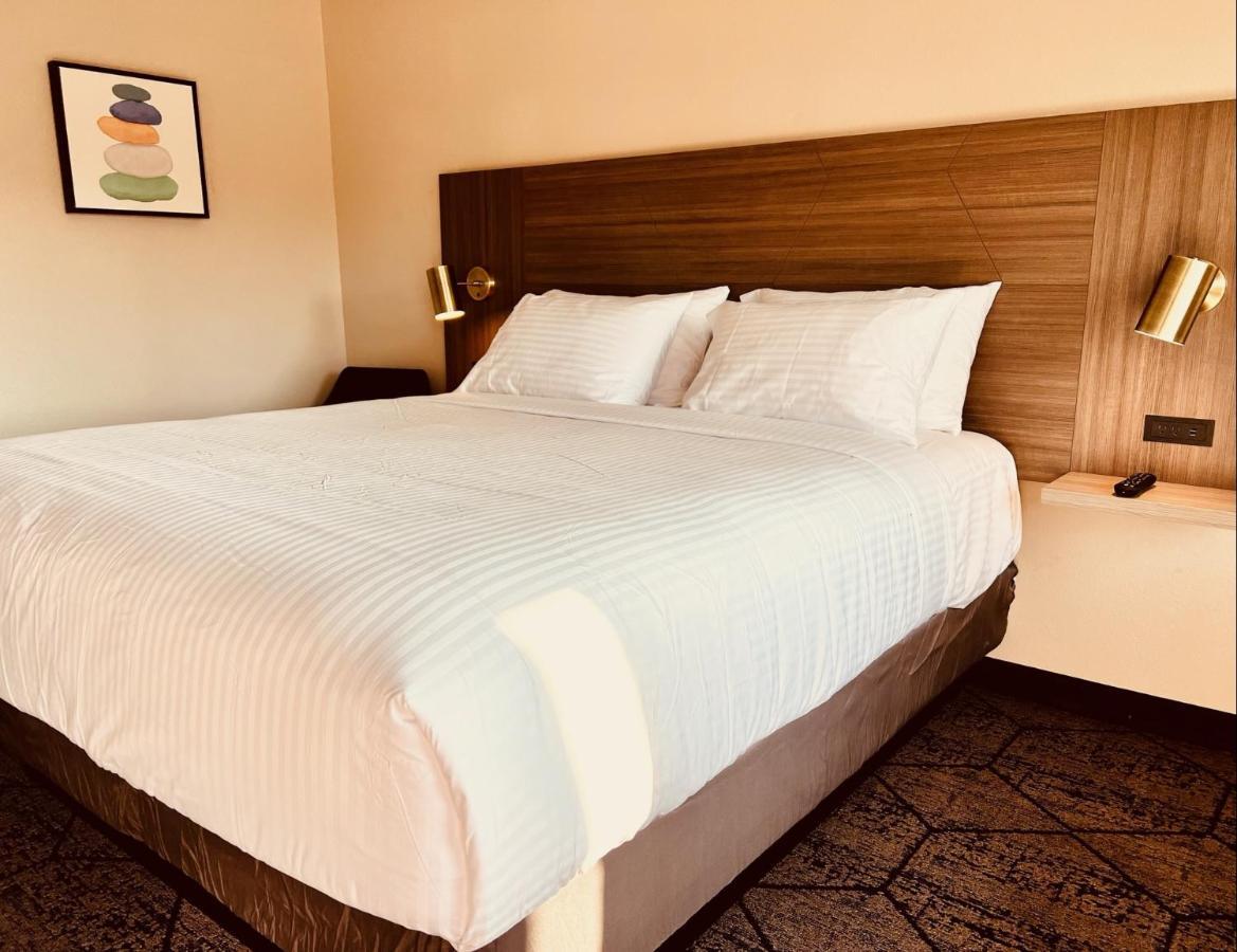 Ramada By Wyndham Modesto Yosemite Area Hotel Ngoại thất bức ảnh