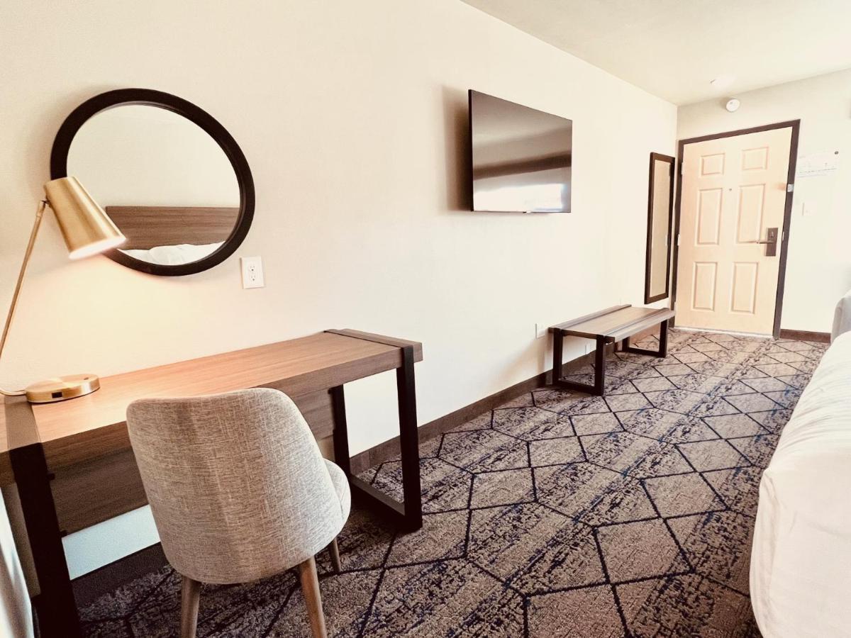Ramada By Wyndham Modesto Yosemite Area Hotel Ngoại thất bức ảnh