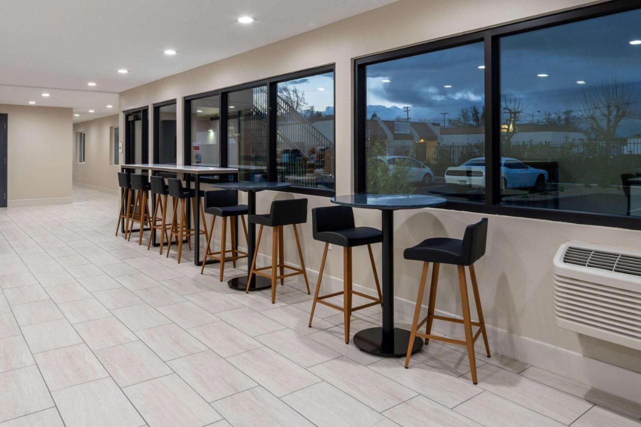 Ramada By Wyndham Modesto Yosemite Area Hotel Ngoại thất bức ảnh