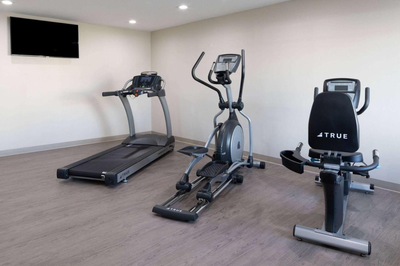 Ramada By Wyndham Modesto Yosemite Area Hotel Ngoại thất bức ảnh