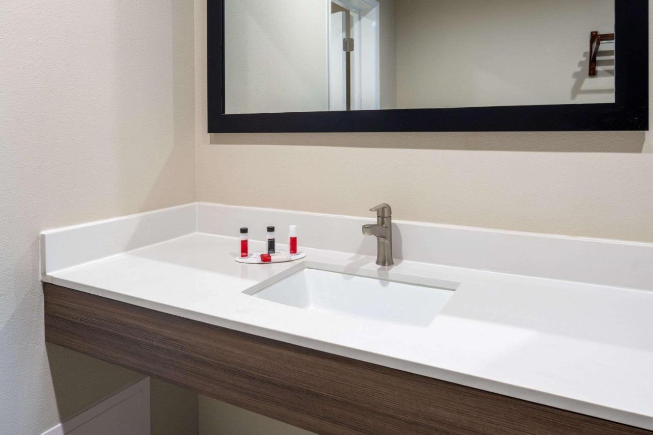 Ramada By Wyndham Modesto Yosemite Area Hotel Ngoại thất bức ảnh