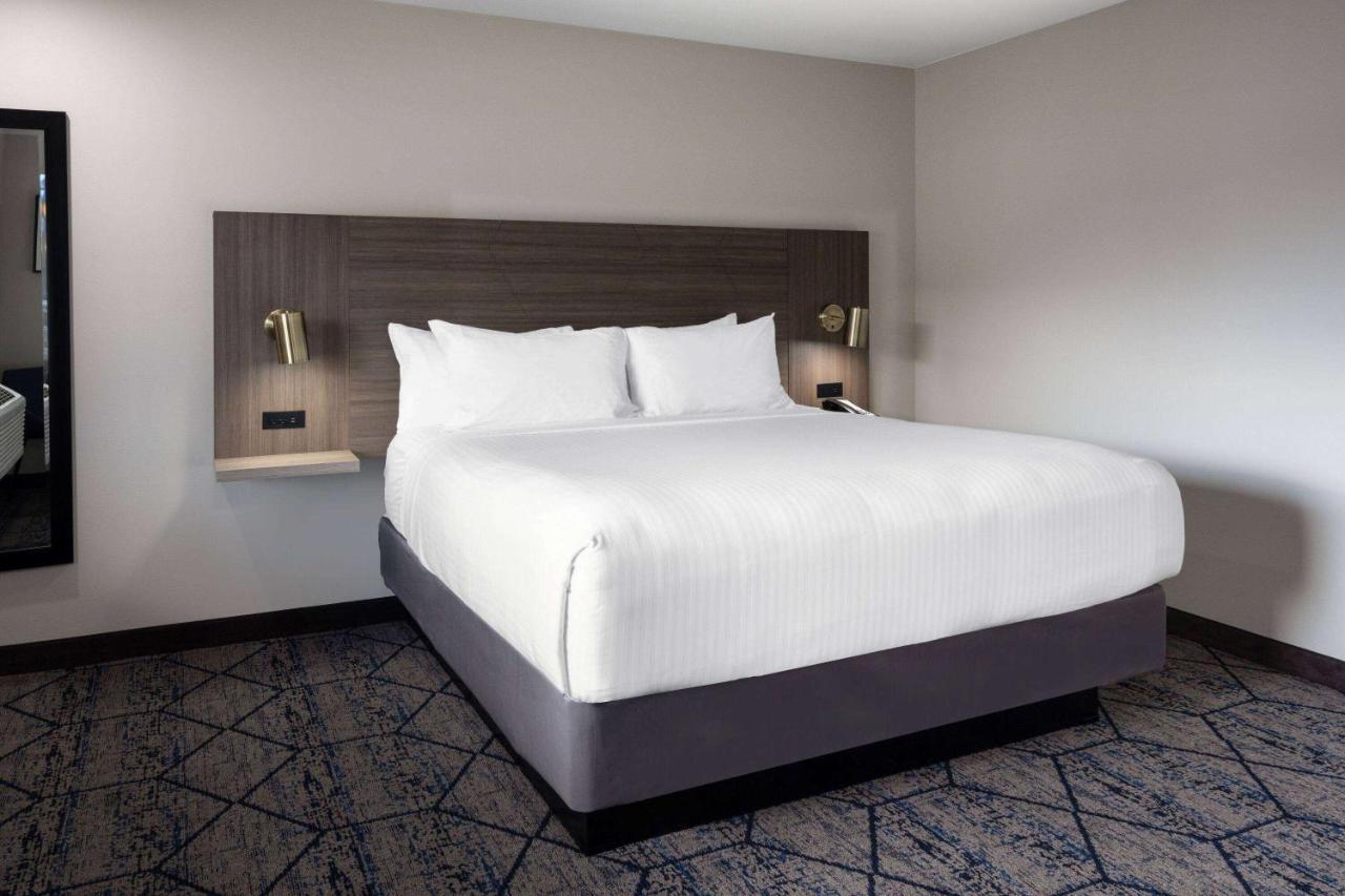 Ramada By Wyndham Modesto Yosemite Area Hotel Ngoại thất bức ảnh