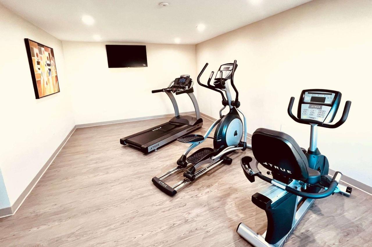 Ramada By Wyndham Modesto Yosemite Area Hotel Ngoại thất bức ảnh