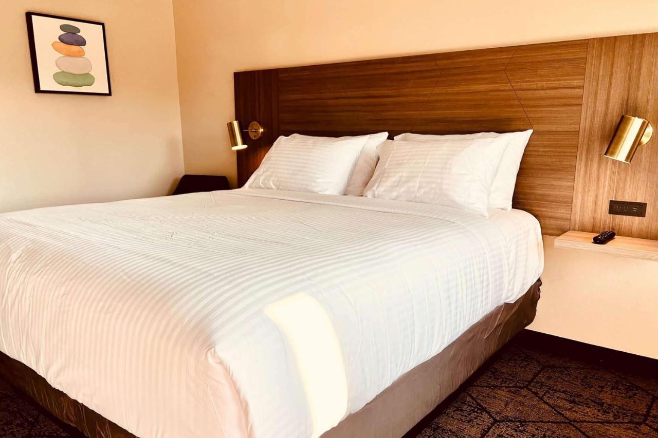 Ramada By Wyndham Modesto Yosemite Area Hotel Ngoại thất bức ảnh