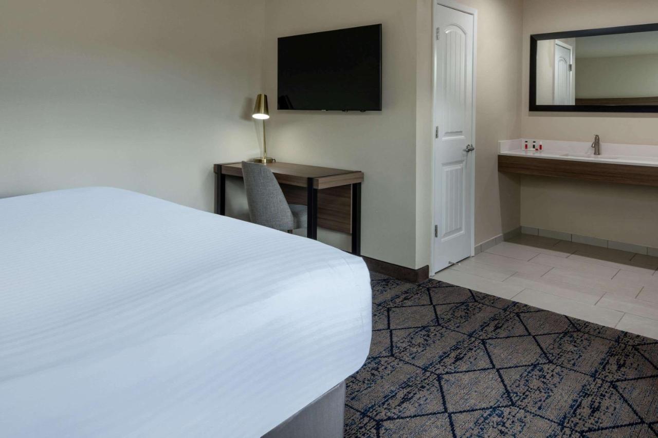 Ramada By Wyndham Modesto Yosemite Area Hotel Ngoại thất bức ảnh