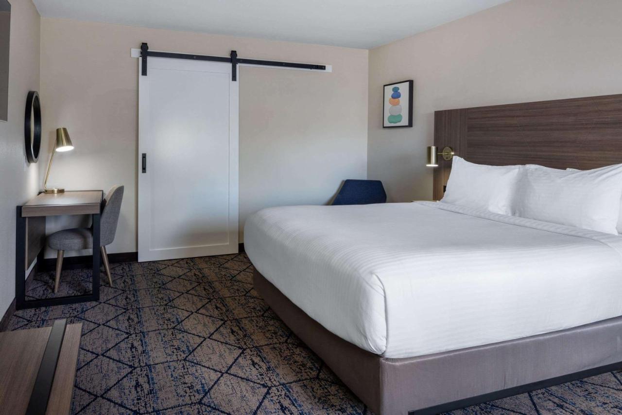Ramada By Wyndham Modesto Yosemite Area Hotel Ngoại thất bức ảnh