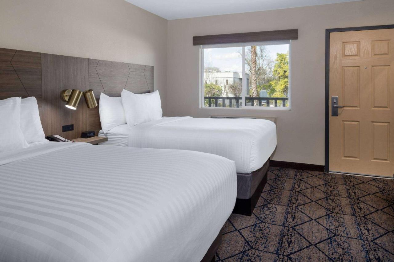 Ramada By Wyndham Modesto Yosemite Area Hotel Ngoại thất bức ảnh
