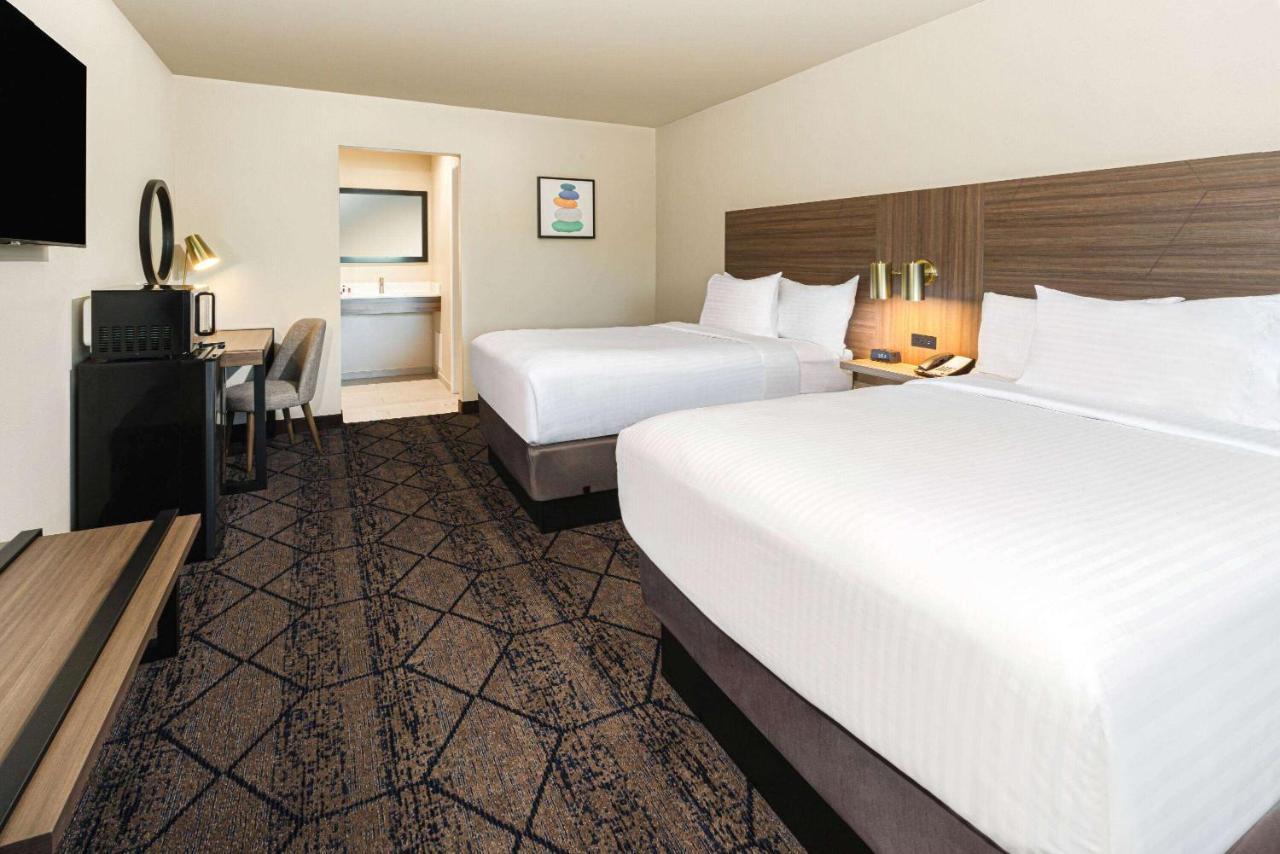 Ramada By Wyndham Modesto Yosemite Area Hotel Ngoại thất bức ảnh