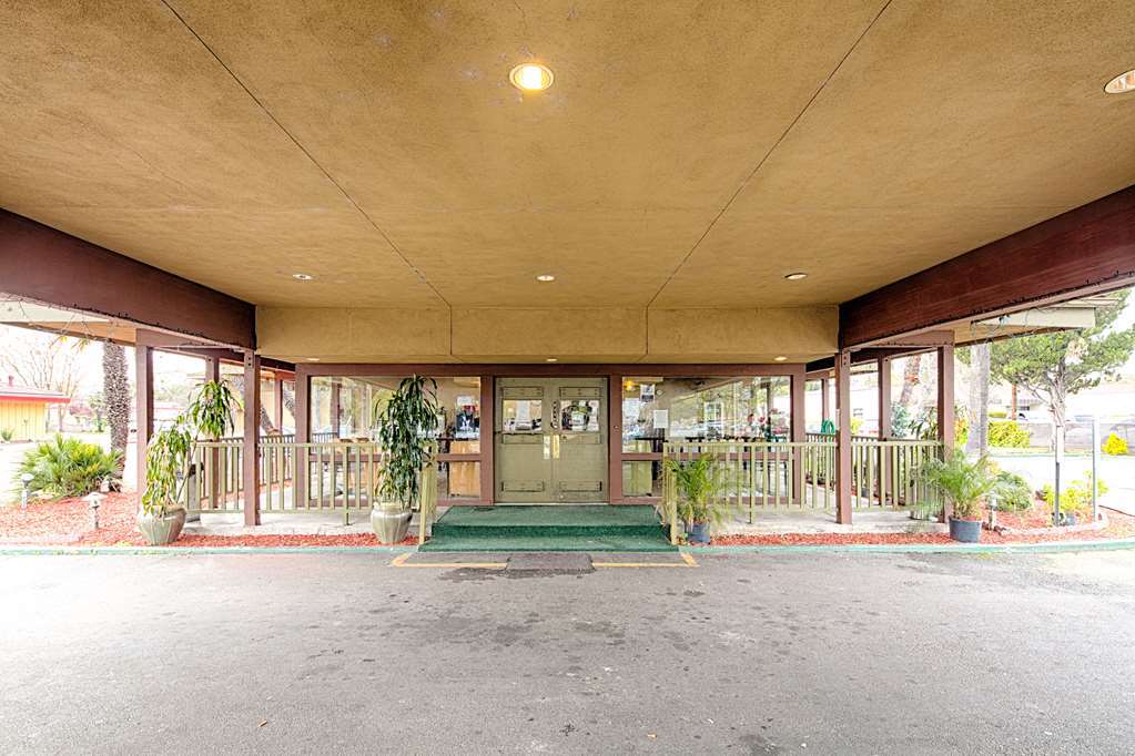 Ramada By Wyndham Modesto Yosemite Area Hotel Ngoại thất bức ảnh