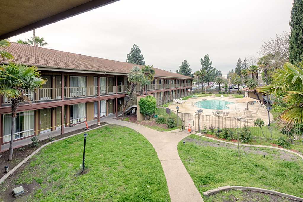 Ramada By Wyndham Modesto Yosemite Area Hotel Ngoại thất bức ảnh